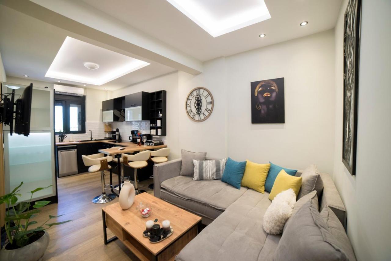 Luxurious Apartment In The Heart Of Town ! Loutráki Exterior foto