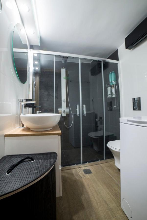 Luxurious Apartment In The Heart Of Town ! Loutráki Exterior foto
