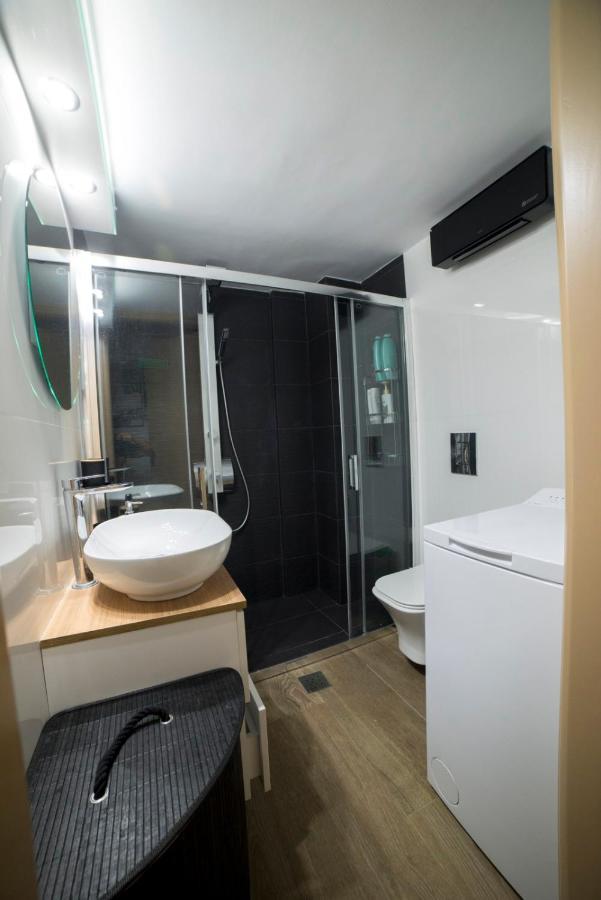Luxurious Apartment In The Heart Of Town ! Loutráki Exterior foto